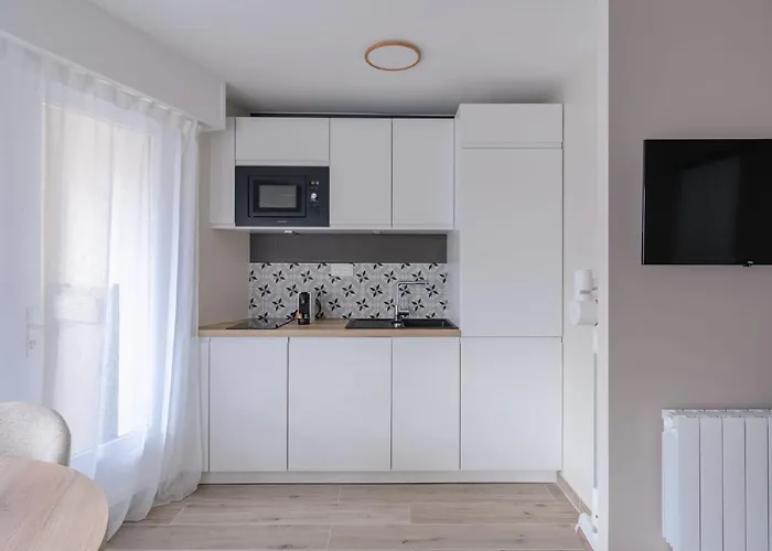 Modern Apartment With Parking Place Morny