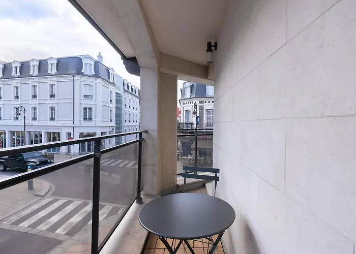Modern Apartment With Parking Place Morny